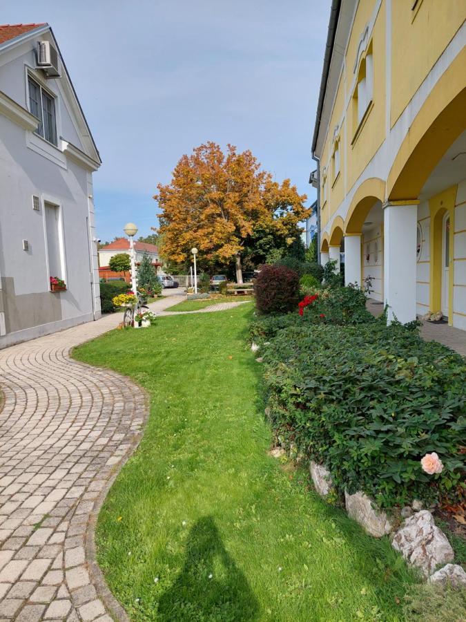 City Corner Thermal Mosonmagyarovar Exterior foto
